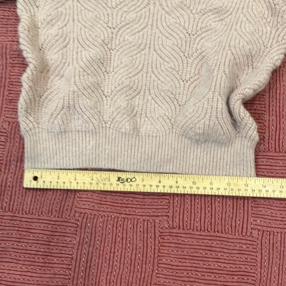 MINKPINK Cream V-Neck Sweater Classic Knit - Picture 9 of 15
